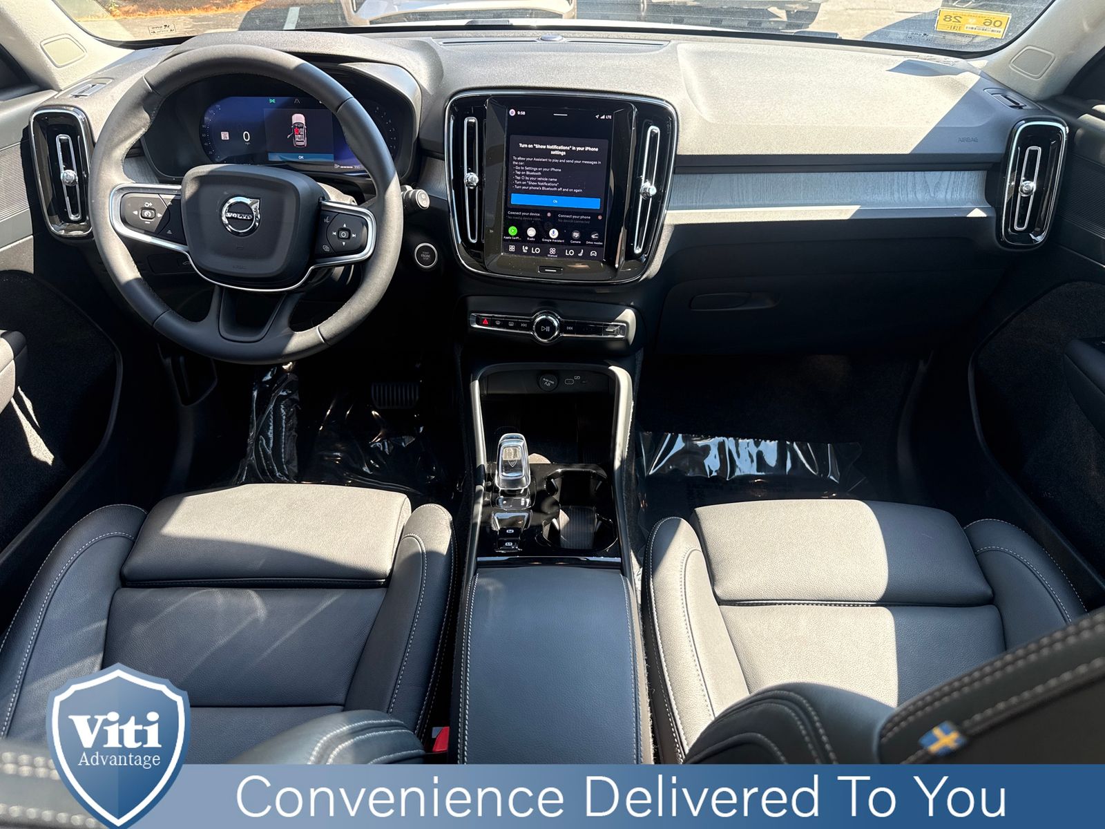2026 Volvo XC40 Plus - Photo 2