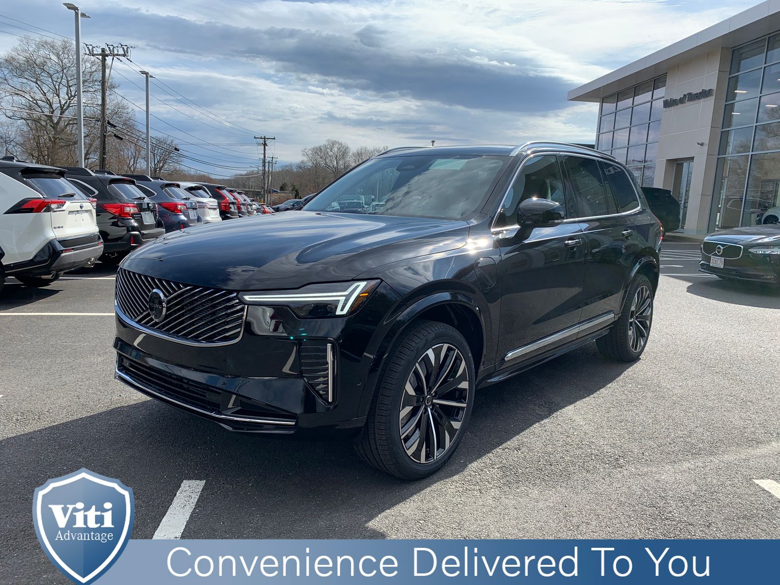 2025 Volvo XC90 T8 Plus photo 4