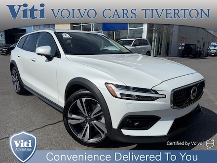 2025 Volvo V60 Cross Country B5 Plus Wagon