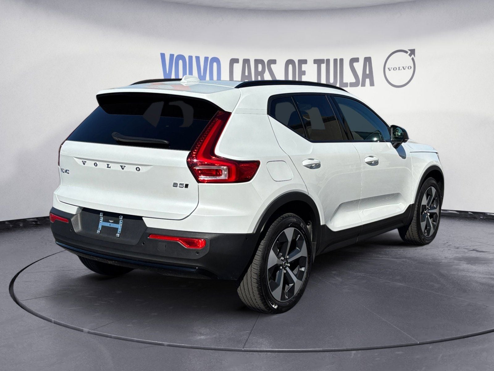 2026 Volvo XC40 Plus - Photo 5