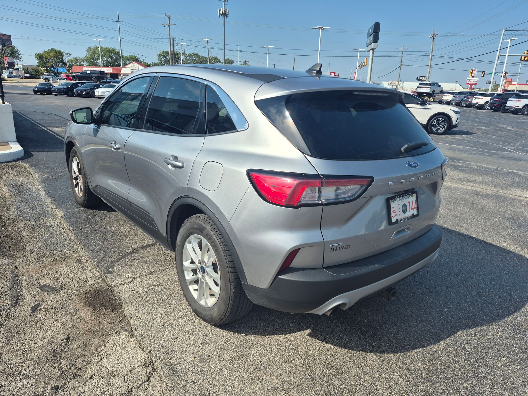 2021 Ford Escape SE photo 3