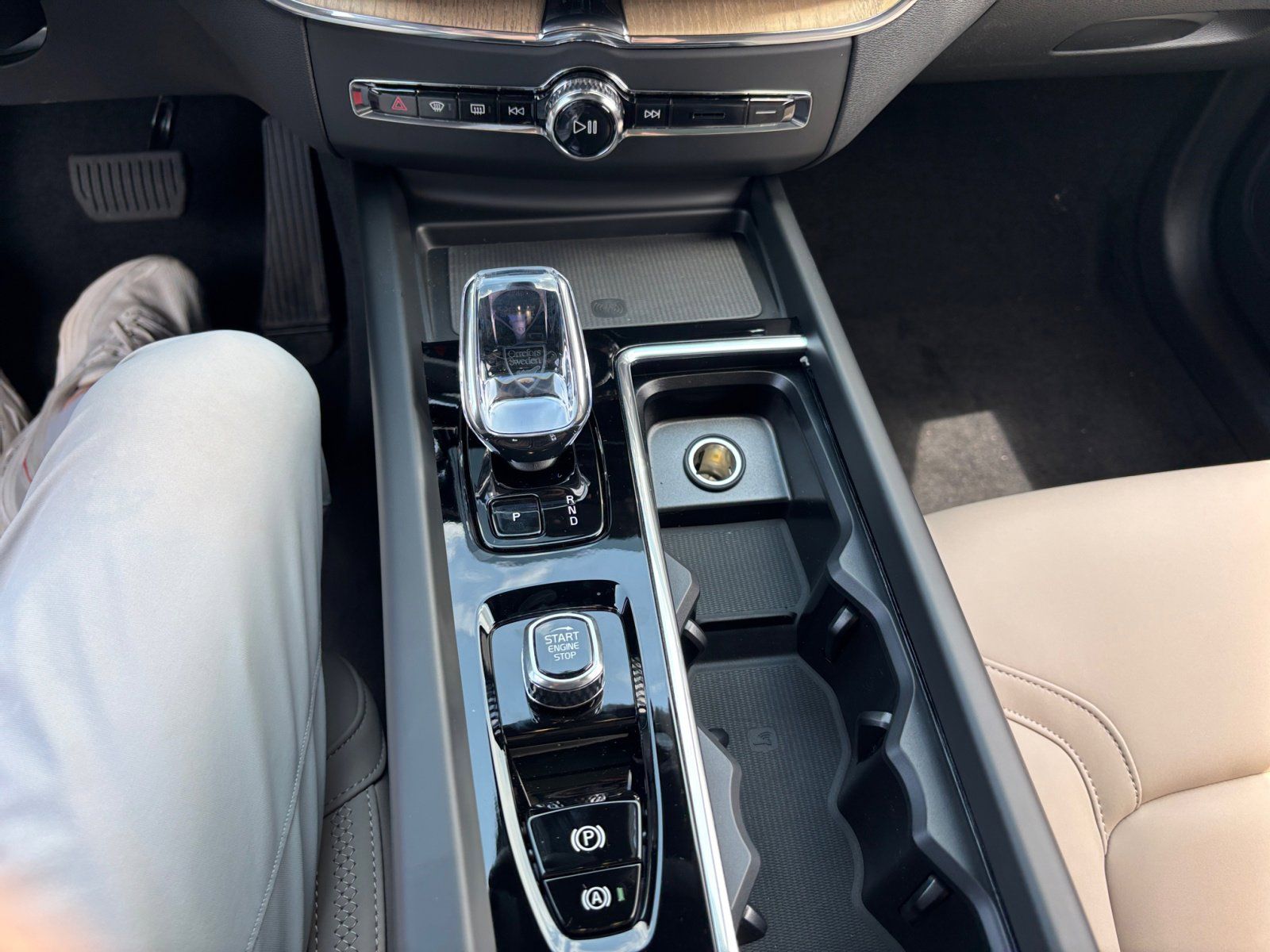 2026 Volvo XC60 Plus - Photo 11