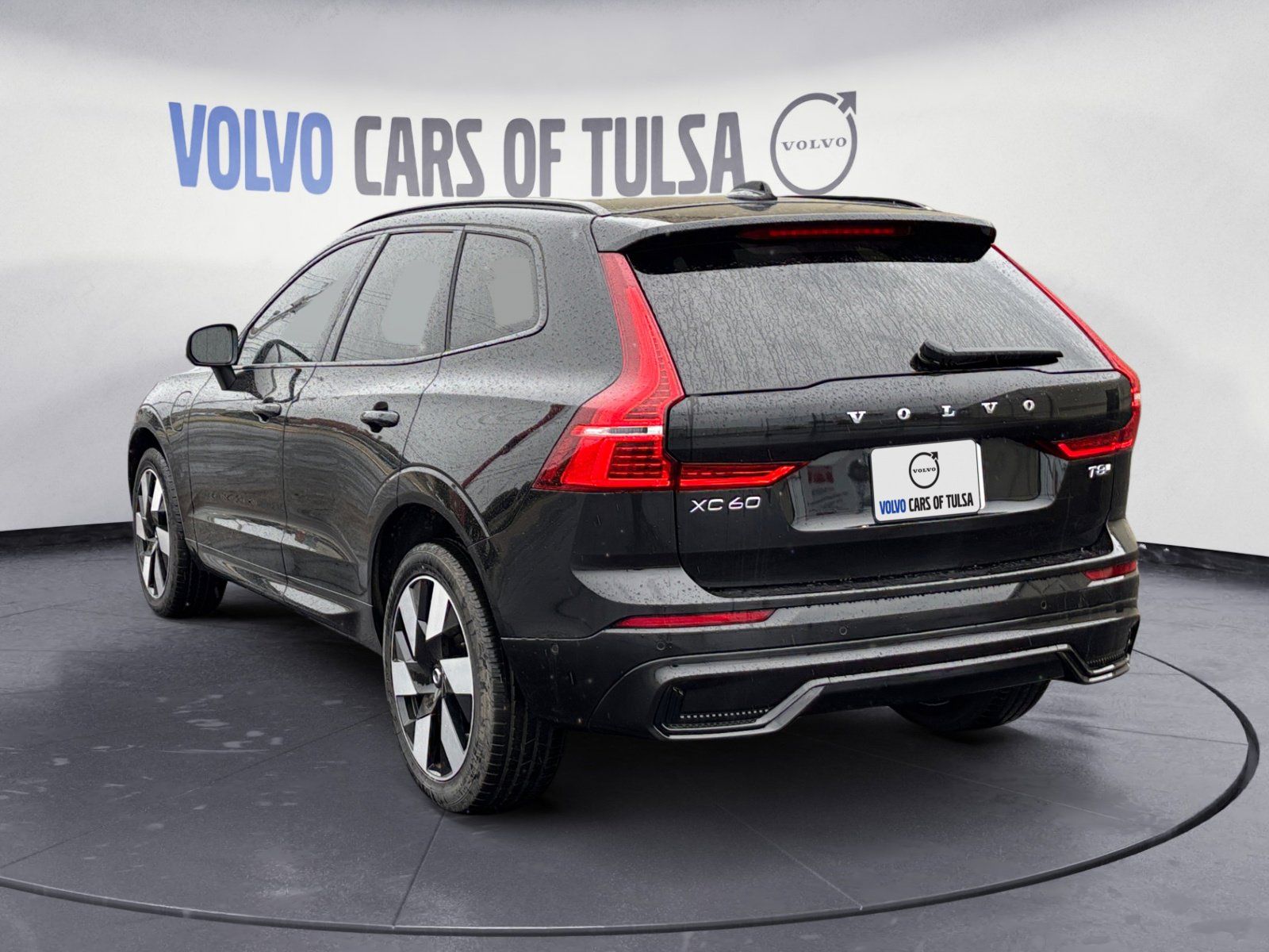 2025 Volvo XC60 Hybrid T8 Plus photo 3