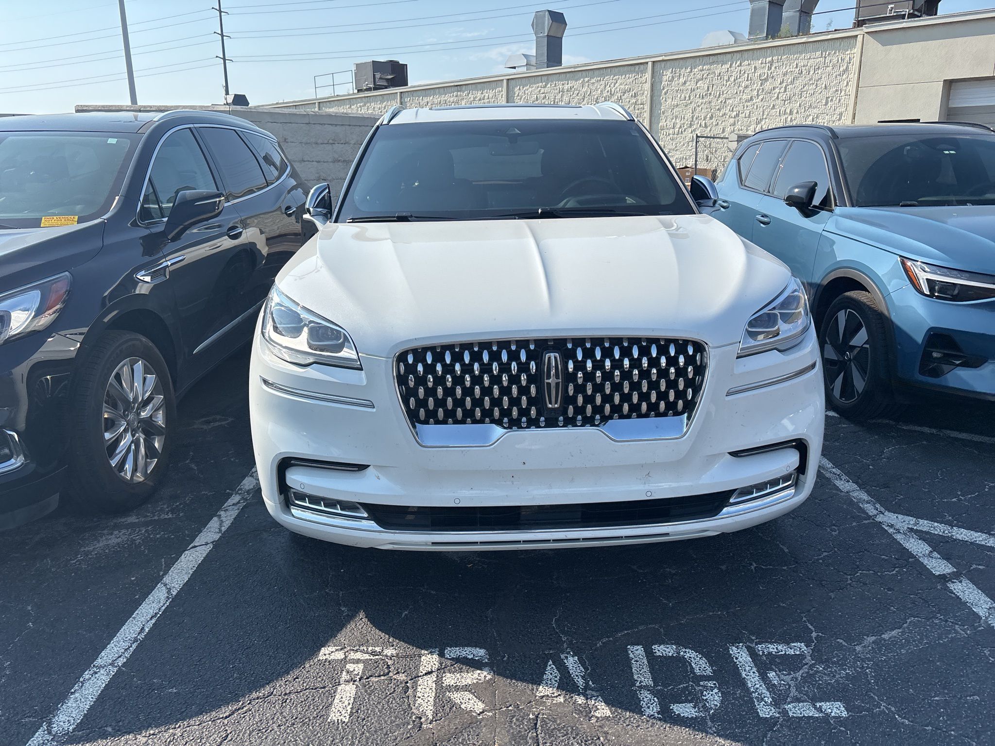 2020 Lincoln Aviator Black Label photo 2