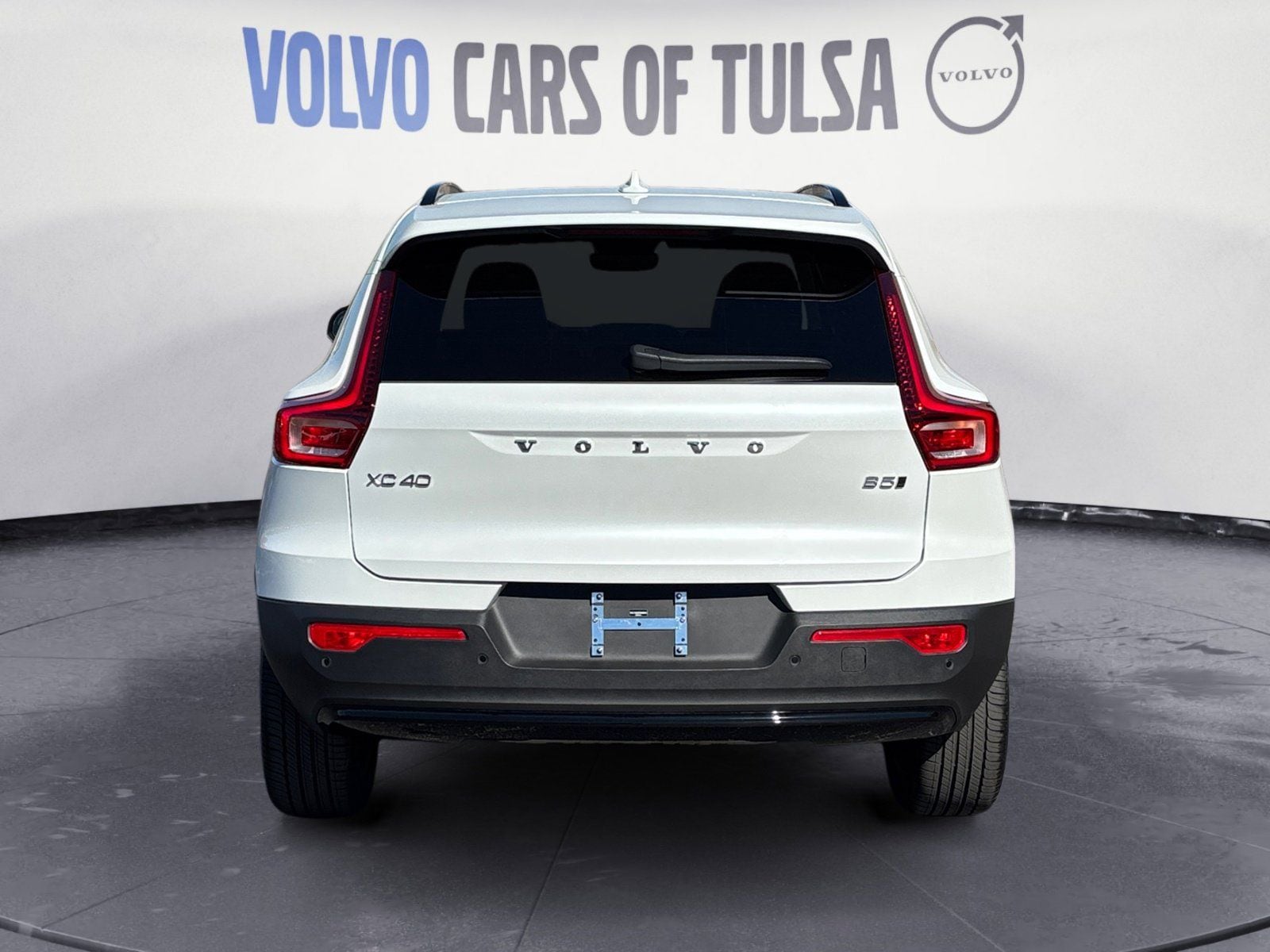 2026 Volvo XC40 Plus - Photo 4