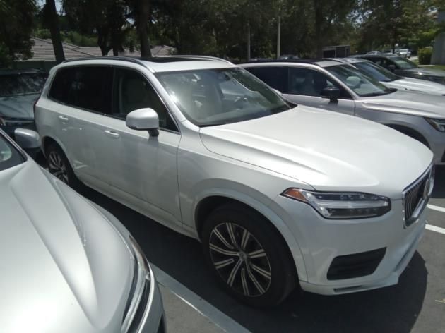 2023 Volvo XC90 B5 Core photo 3