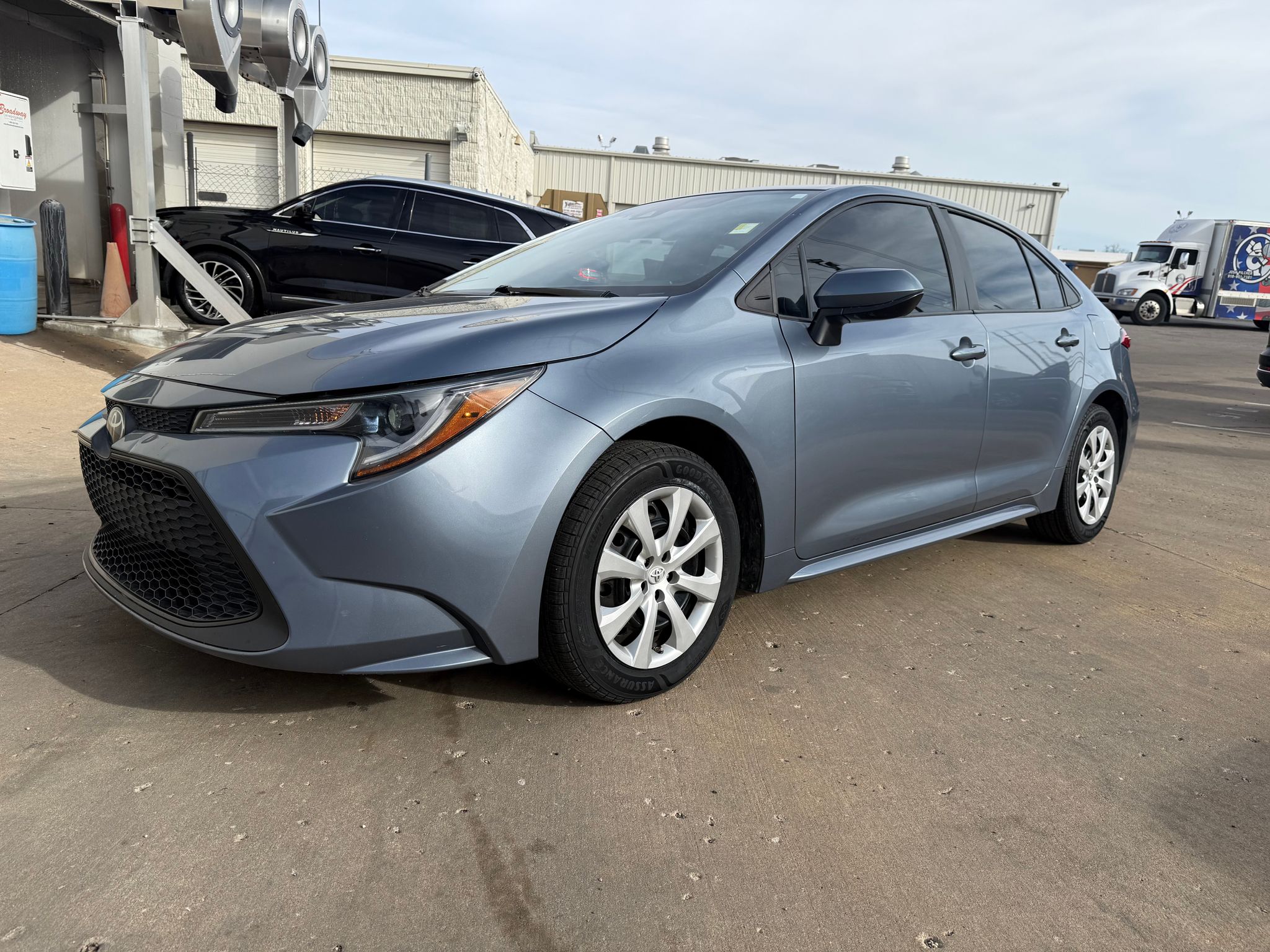 2021 Toyota Corolla LE's photo