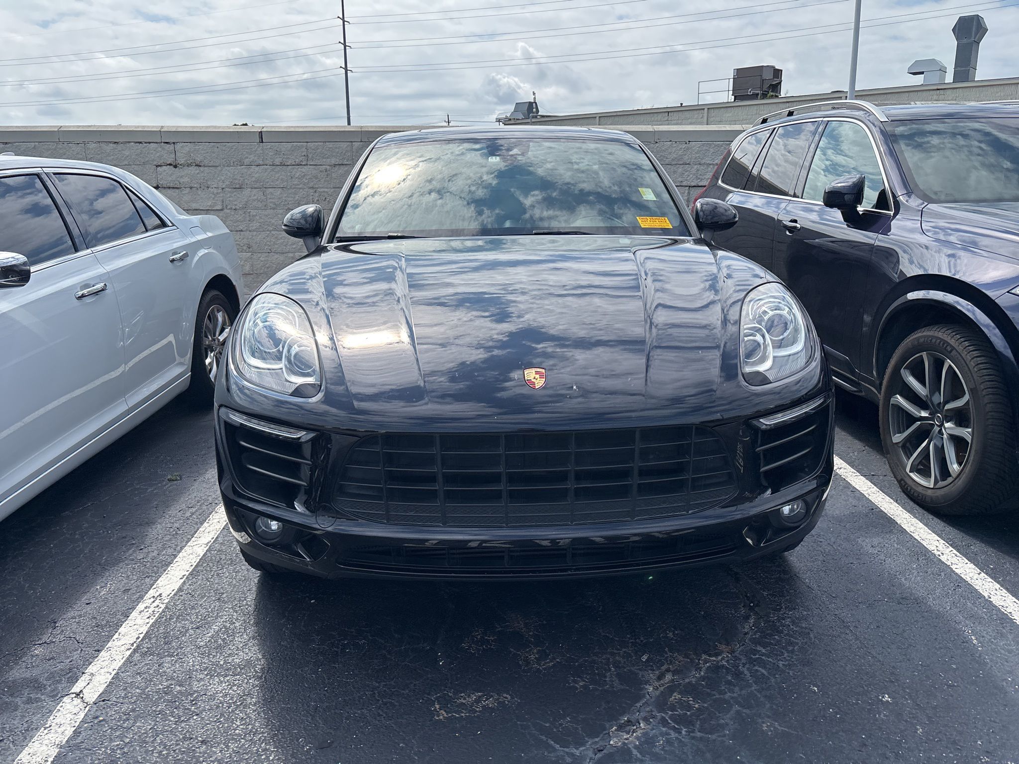 2018 Porsche Macan Base photo 2