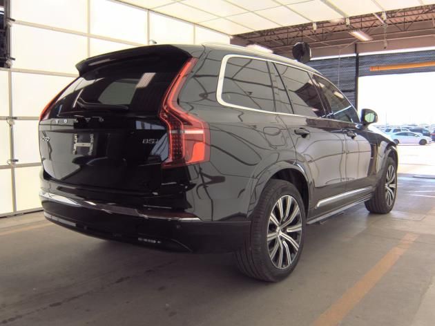 2025 Volvo XC90 B5 Core photo 3