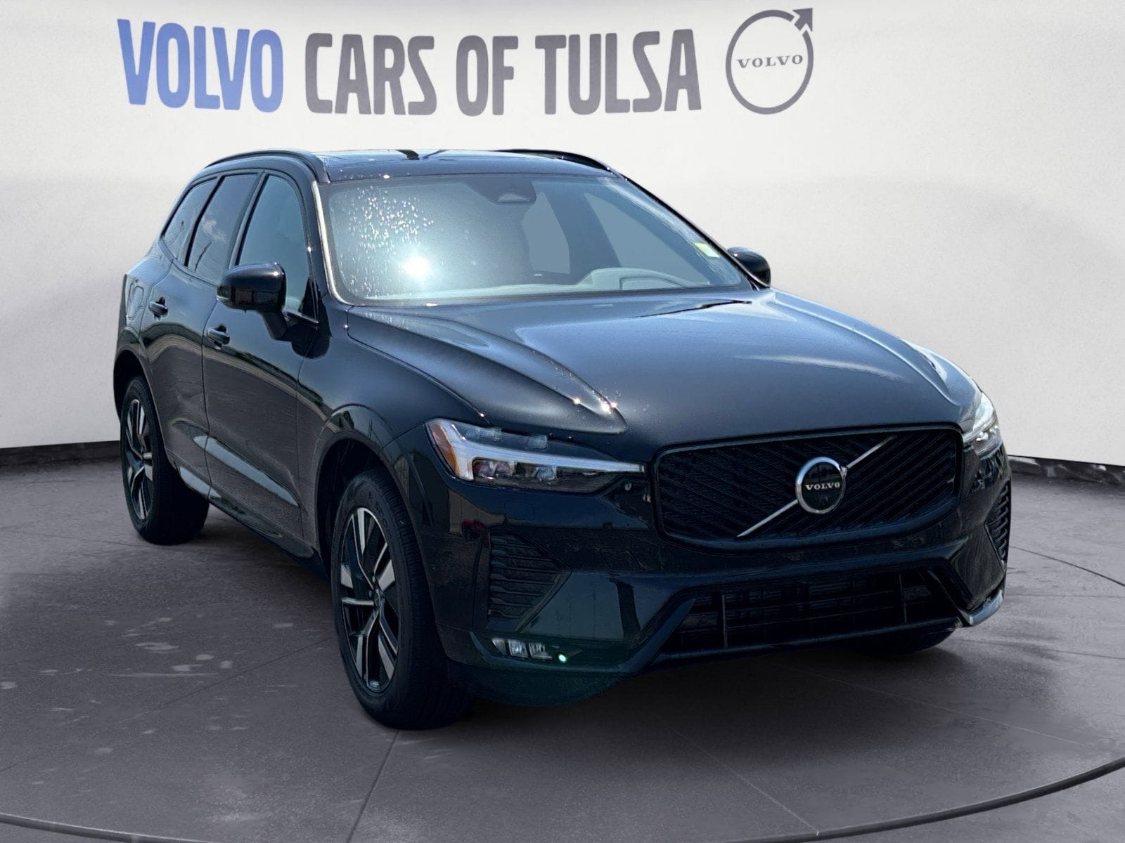 2026 Volvo XC60 Plus - Photo 7