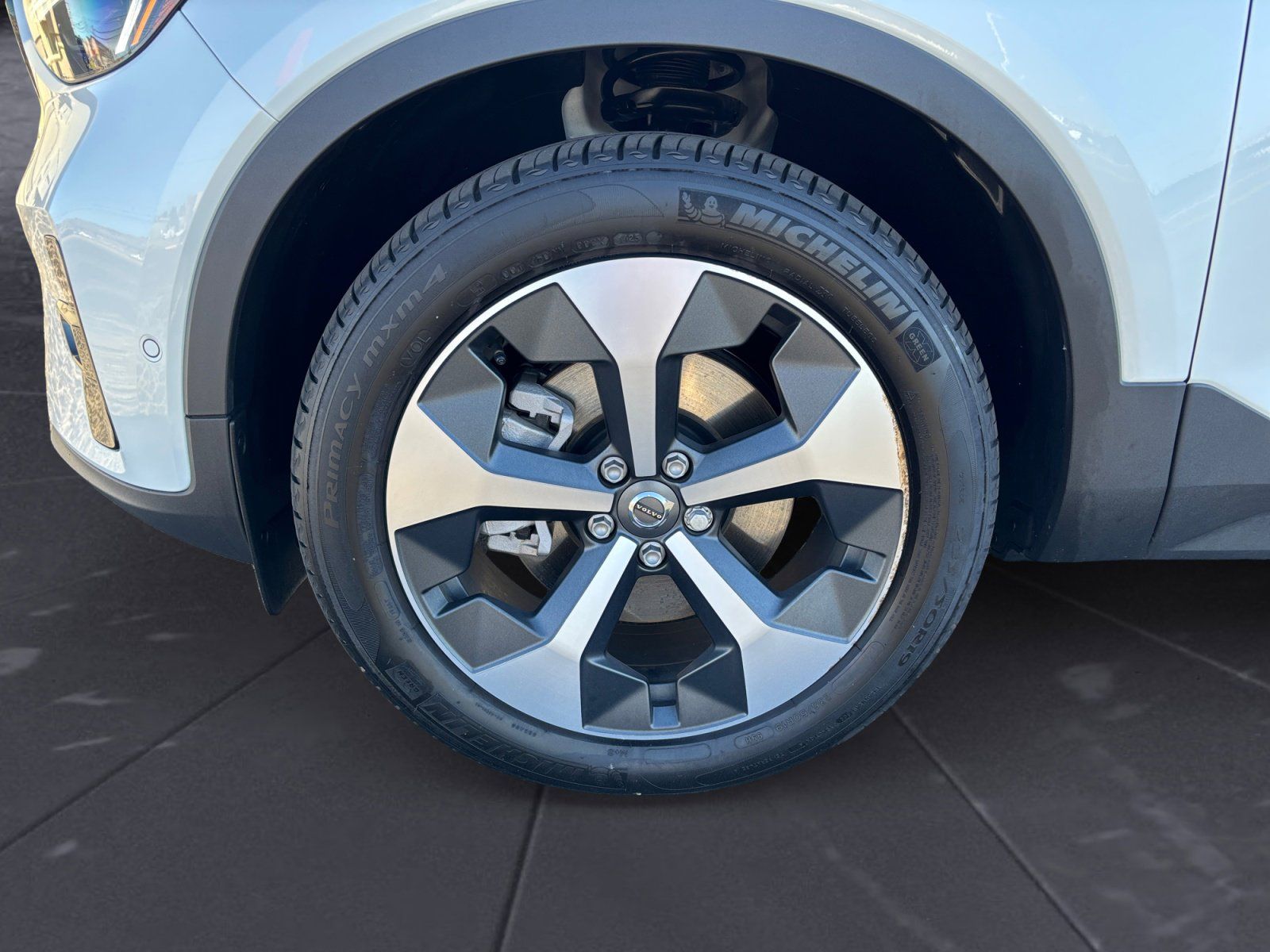 2026 Volvo XC40 Plus - Photo 14