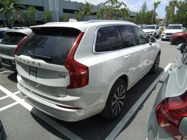 2023 Volvo XC90 B5 Core photo 2