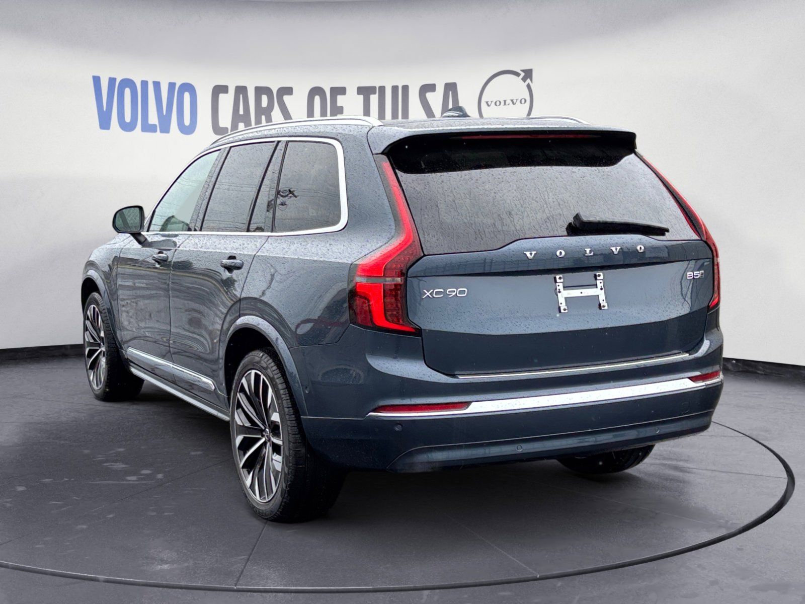 2026 Volvo XC90 B5 photo 3