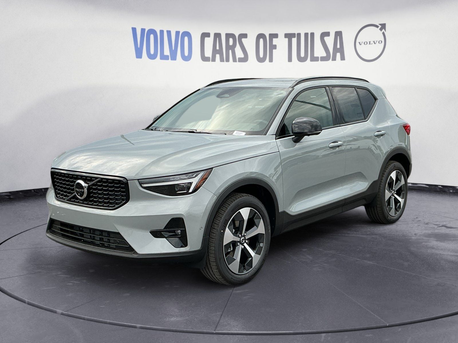2026 Volvo XC40 SUV 