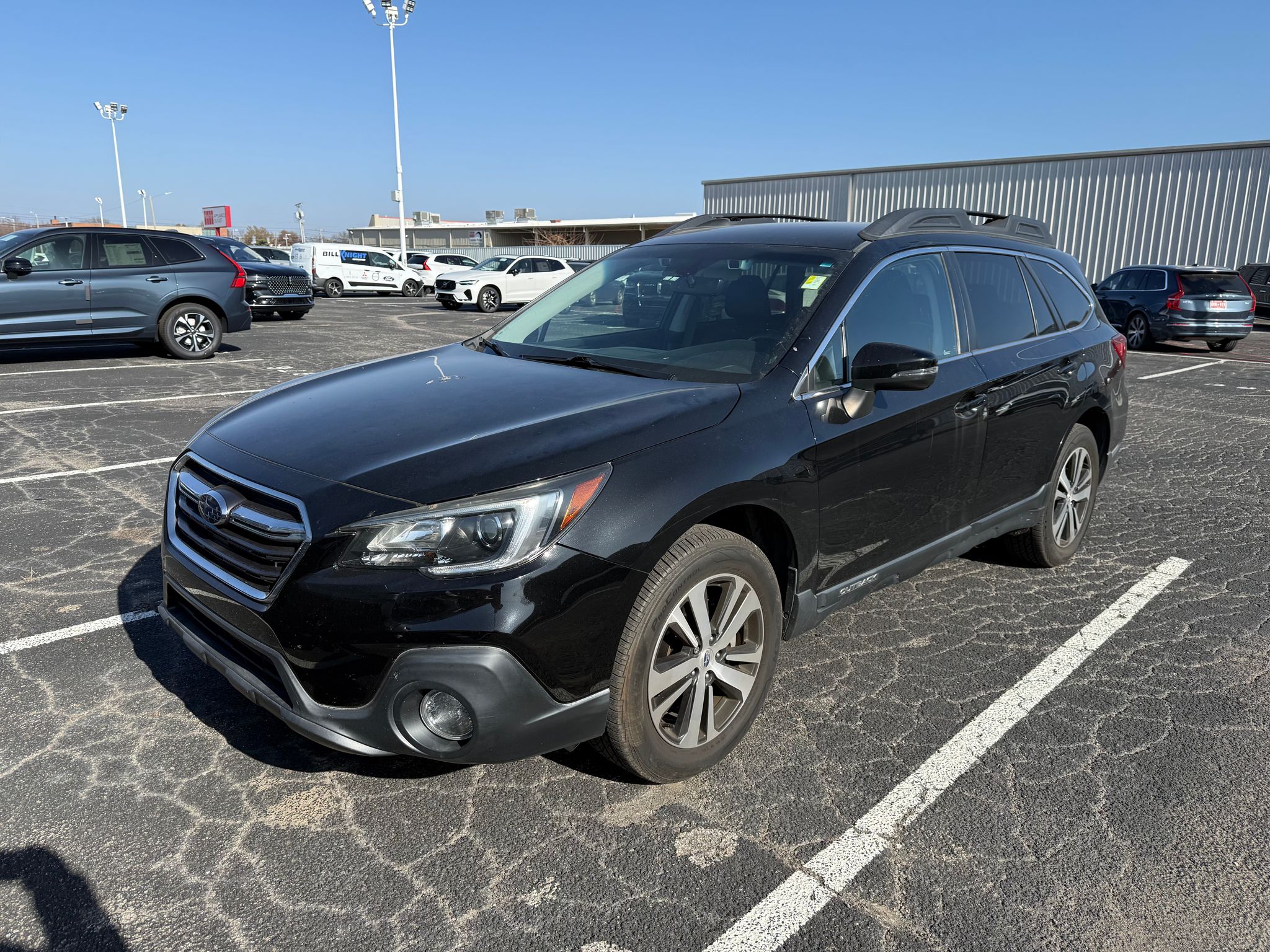 2019 Subaru Outback Limited's photo