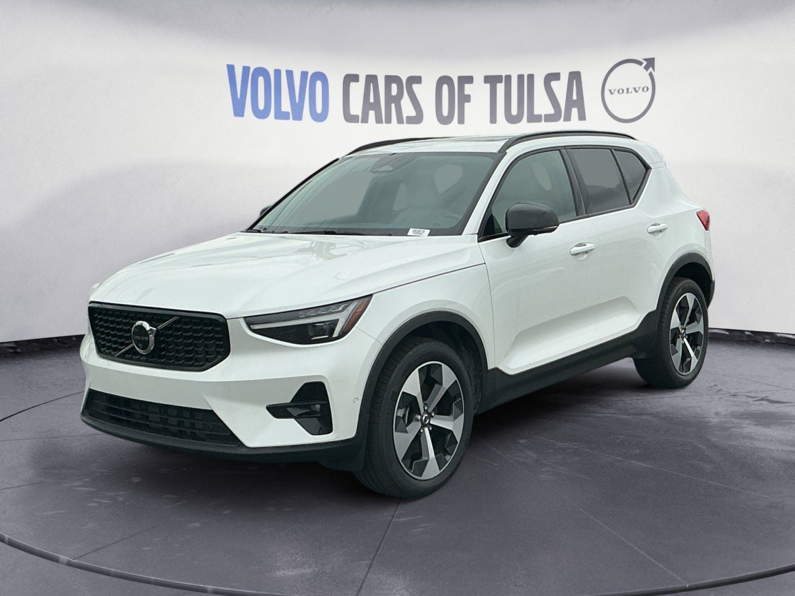 2026 Volvo XC40 Plus