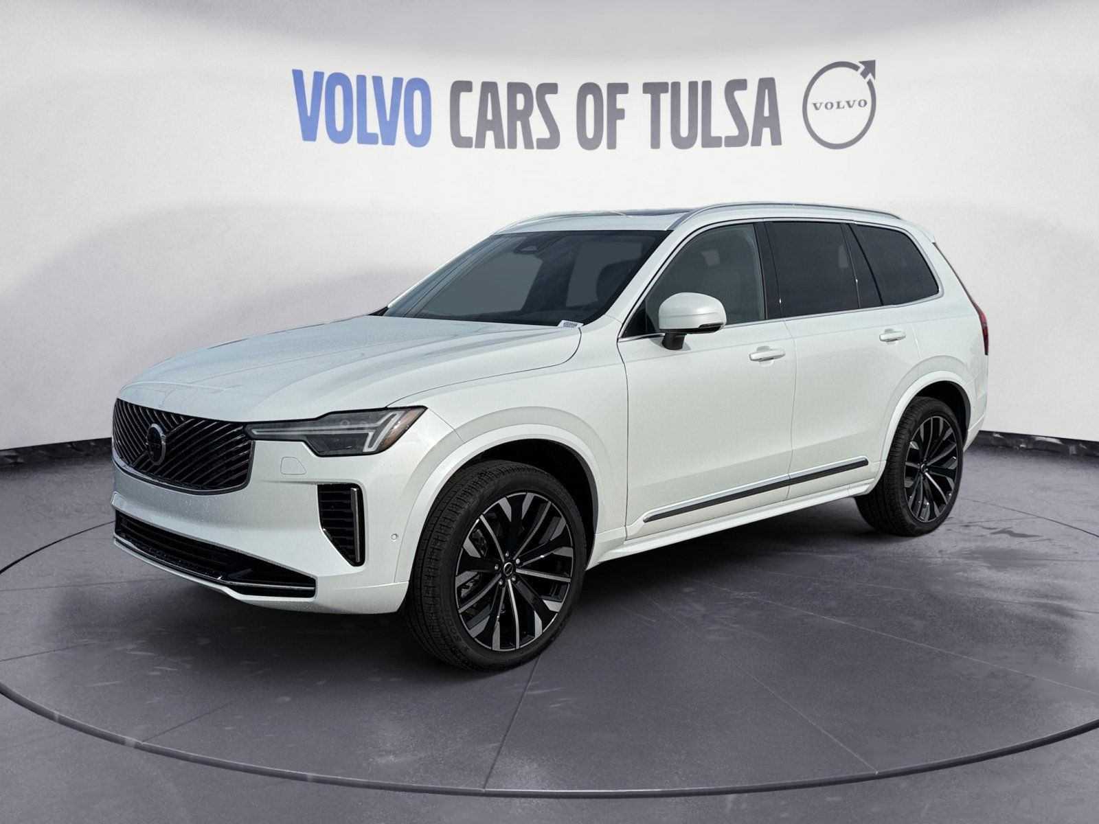 2026 Volvo XC90 Plus's photo