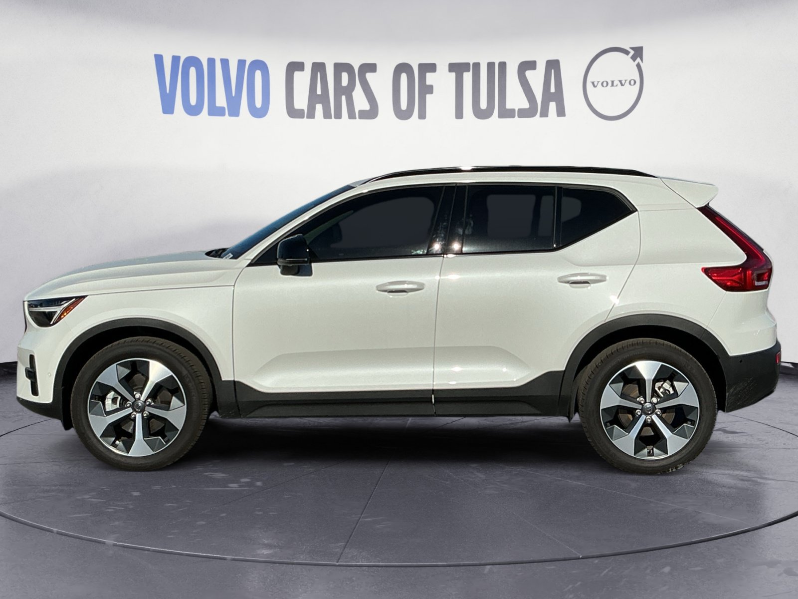 New 2026 Volvo XC40 B5 Plus SUV