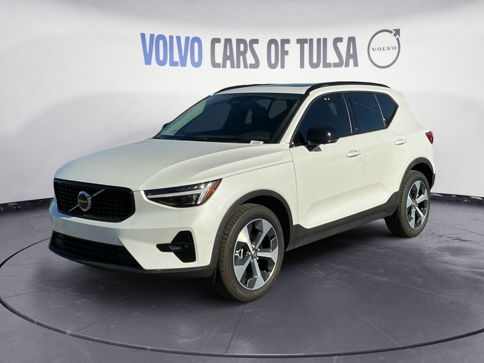 New 2026 Volvo XC40 B5 Plus SUV