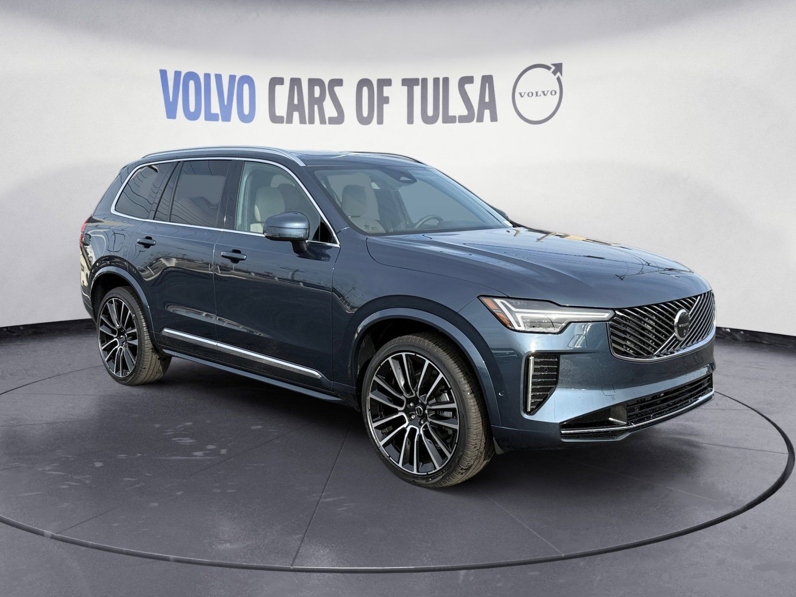 2026 Volvo XC90 Plus - Photo 7