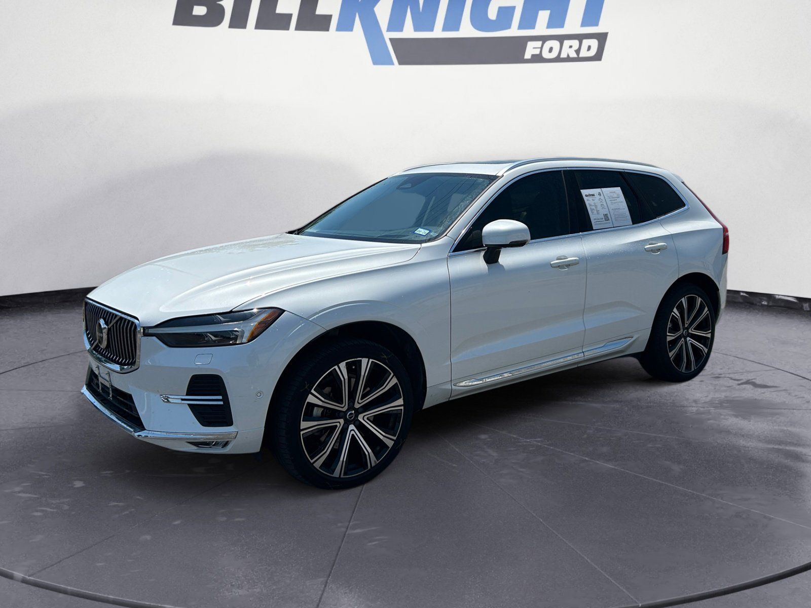 2023 Volvo XC60 B6 Ultimate Bright Theme AWD's photo