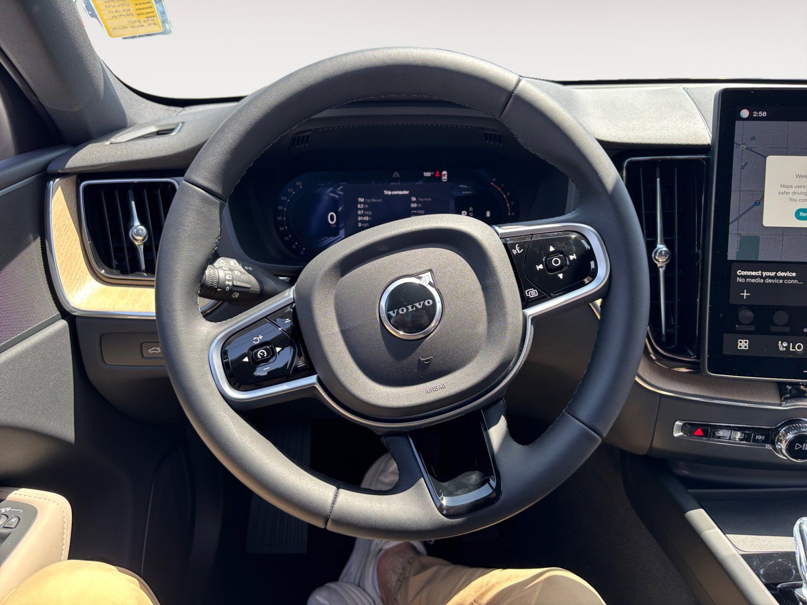 2026 Volvo XC60 Plus - Photo 12