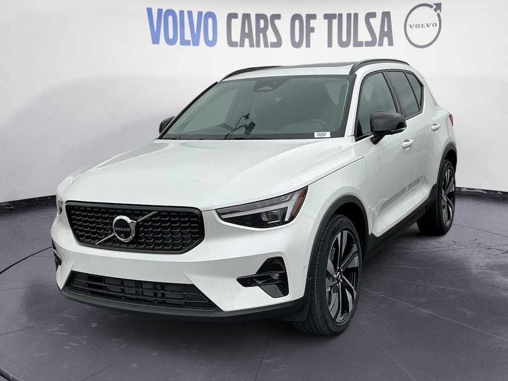 New 2026 Volvo XC40 B5 Ultra SUV