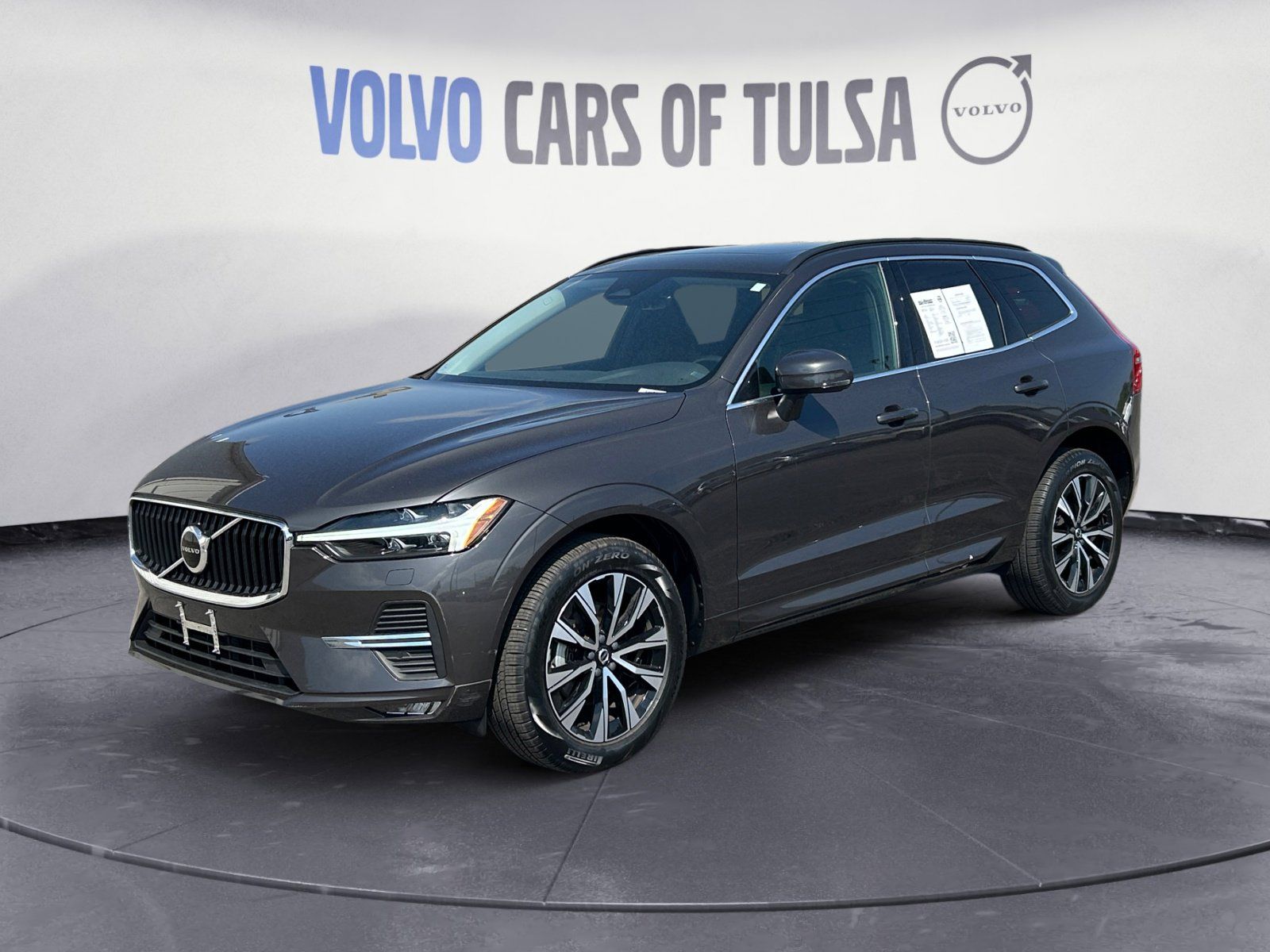 2023 Volvo XC60 B5 Core FWD's photo