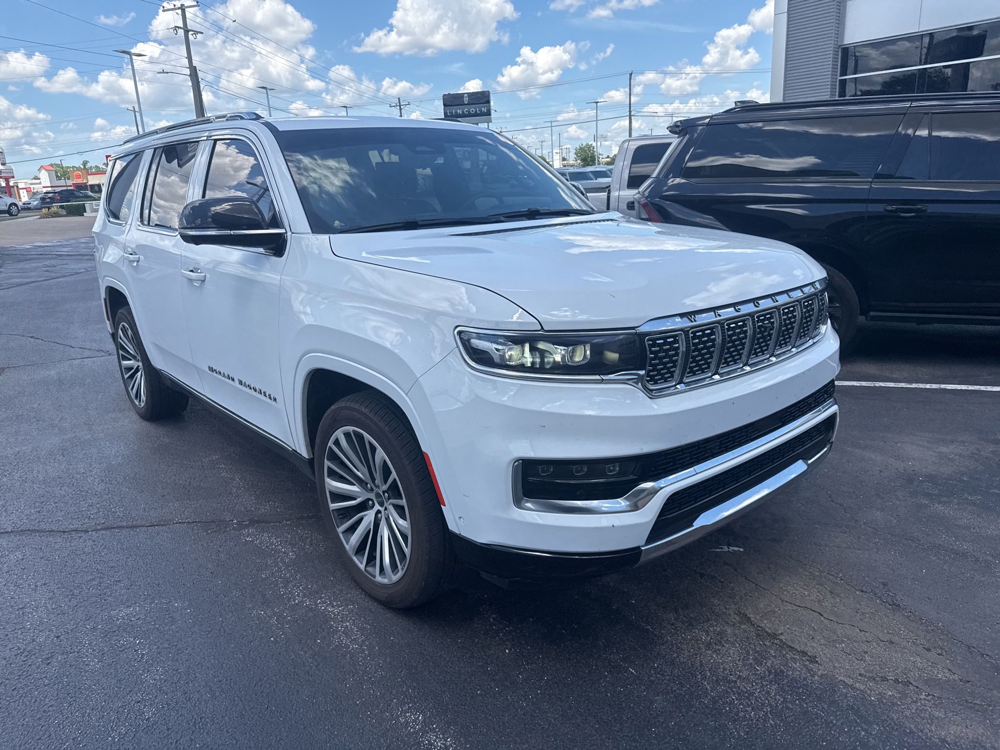 2023 Jeep Grand Wagoneer Series III 4WD's photo