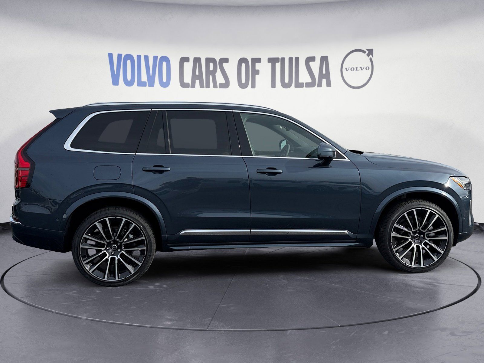 2026 Volvo XC90 Plus - Photo 6