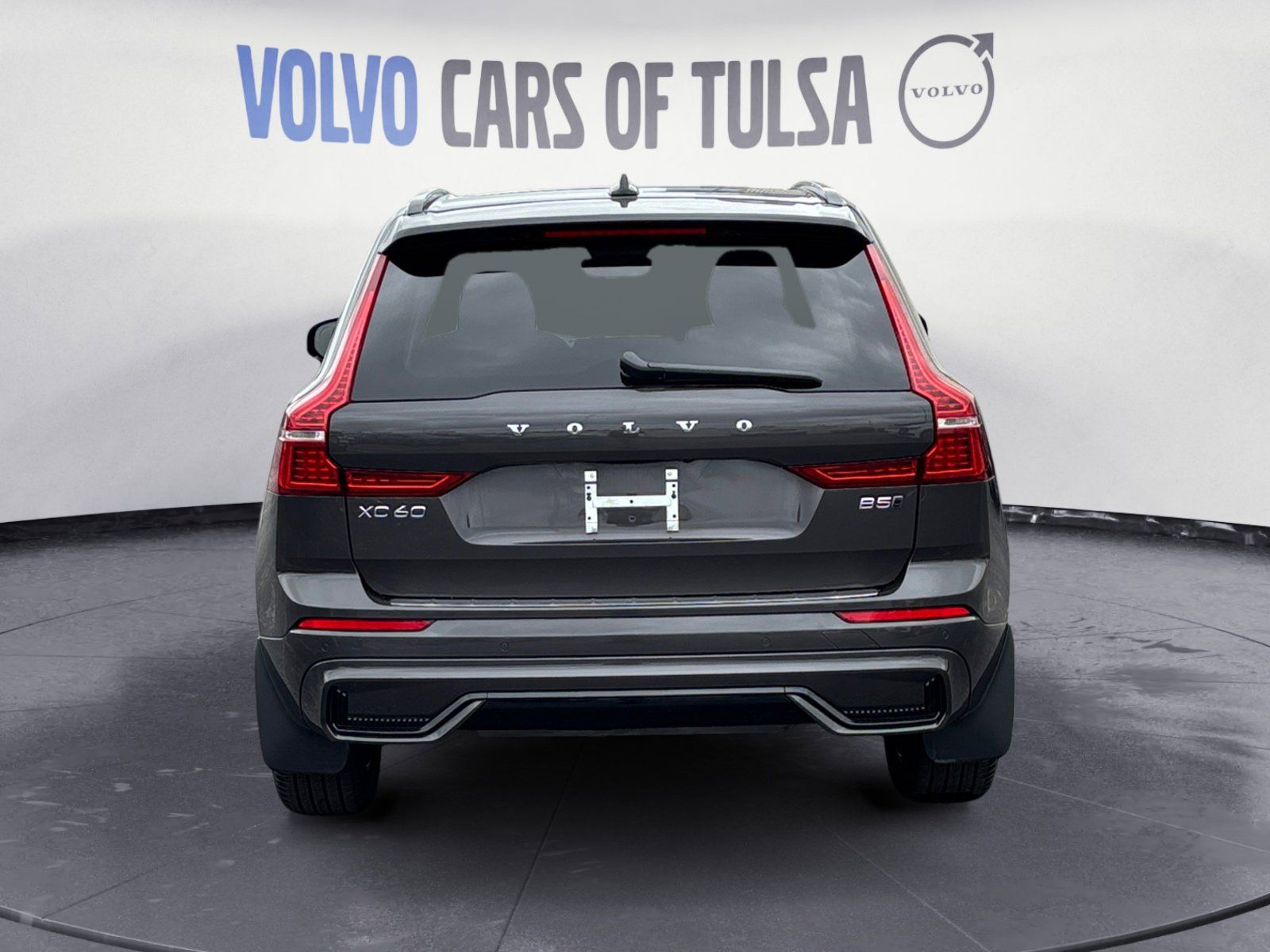 2025 Volvo XC60 B5 Core photo 4