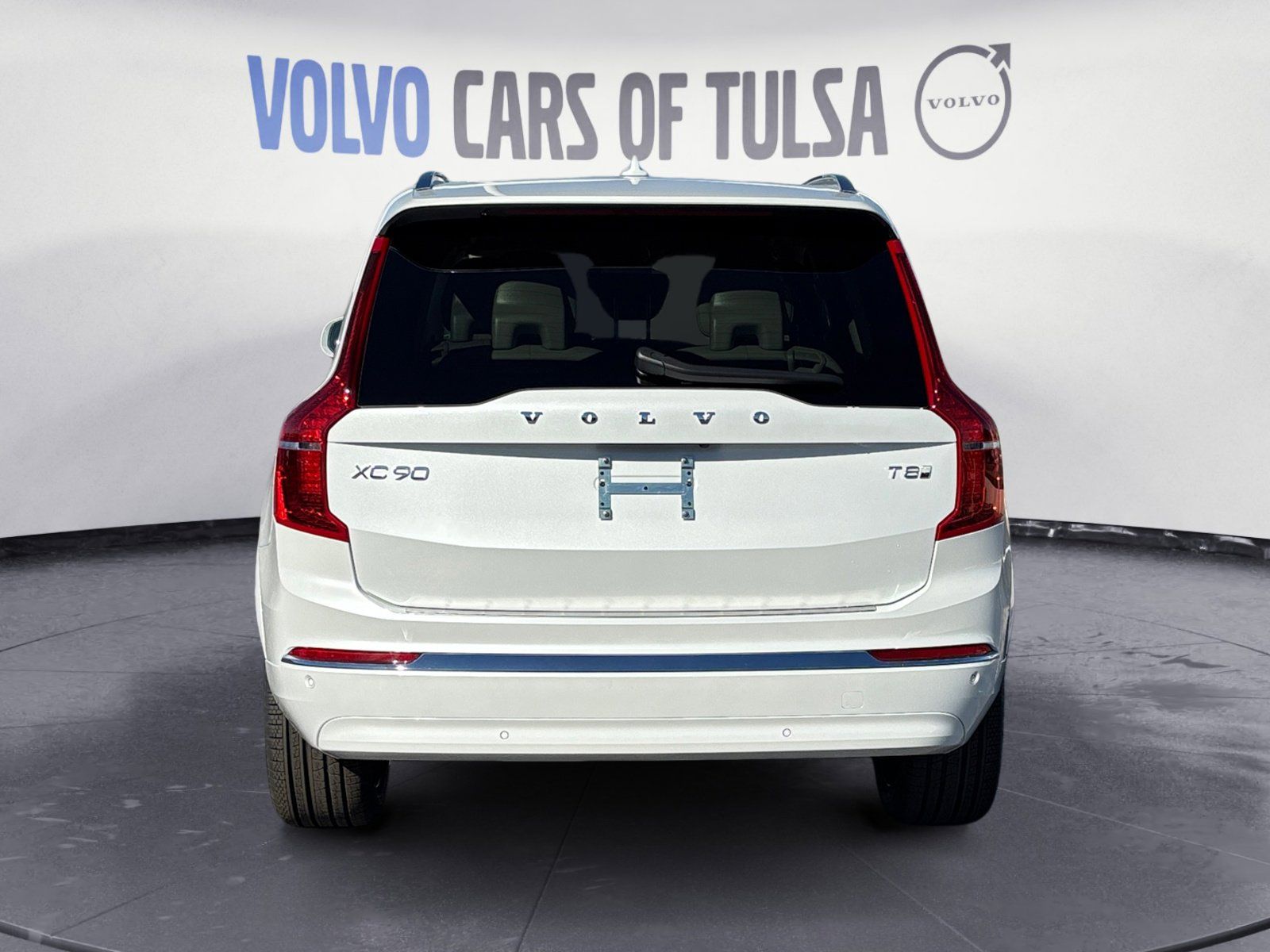 2025 Volvo XC90 T8 AWD Plus photo 4