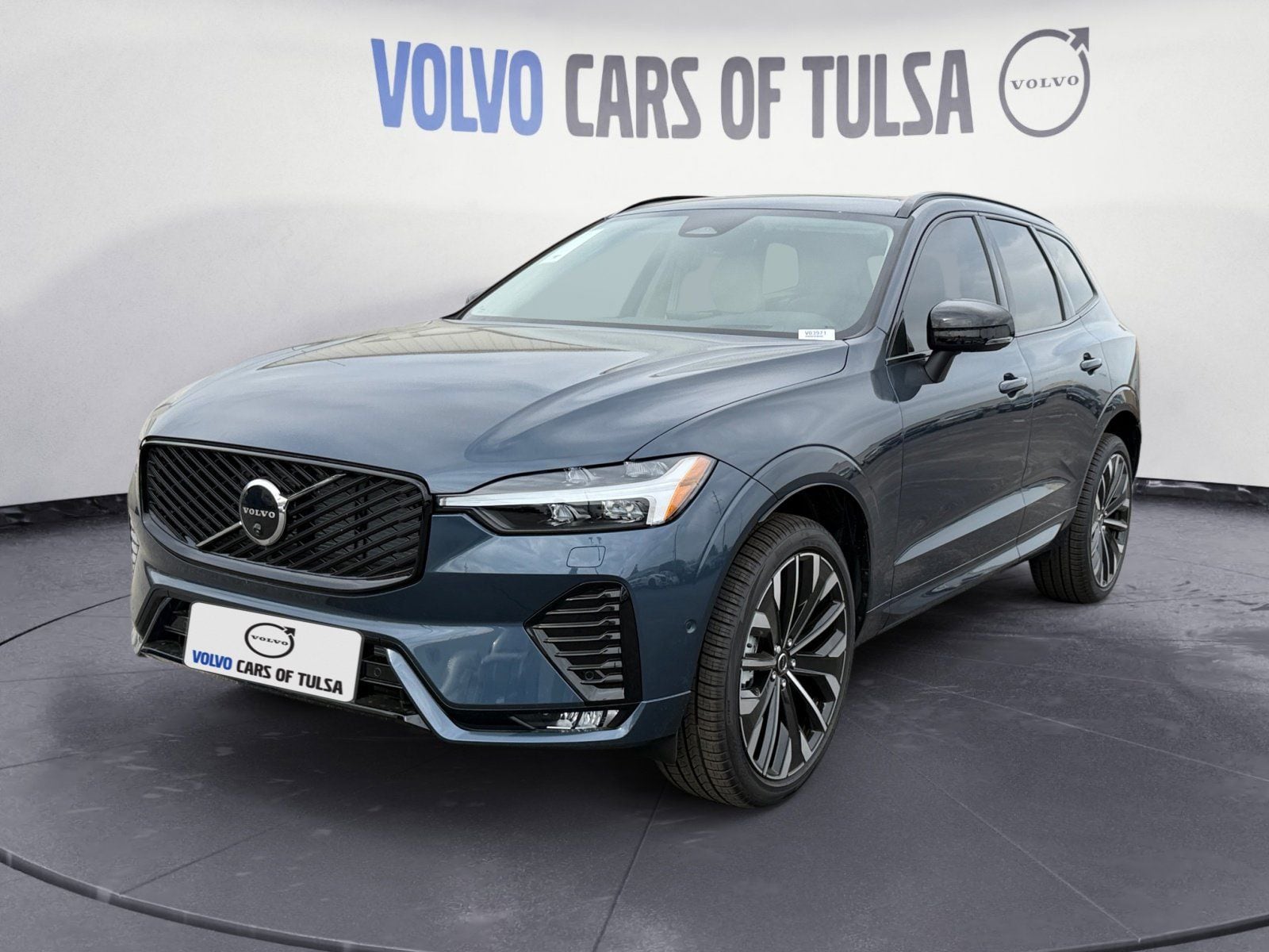 2026 Volvo XC60 B5 Ultra Dark AWD's photo