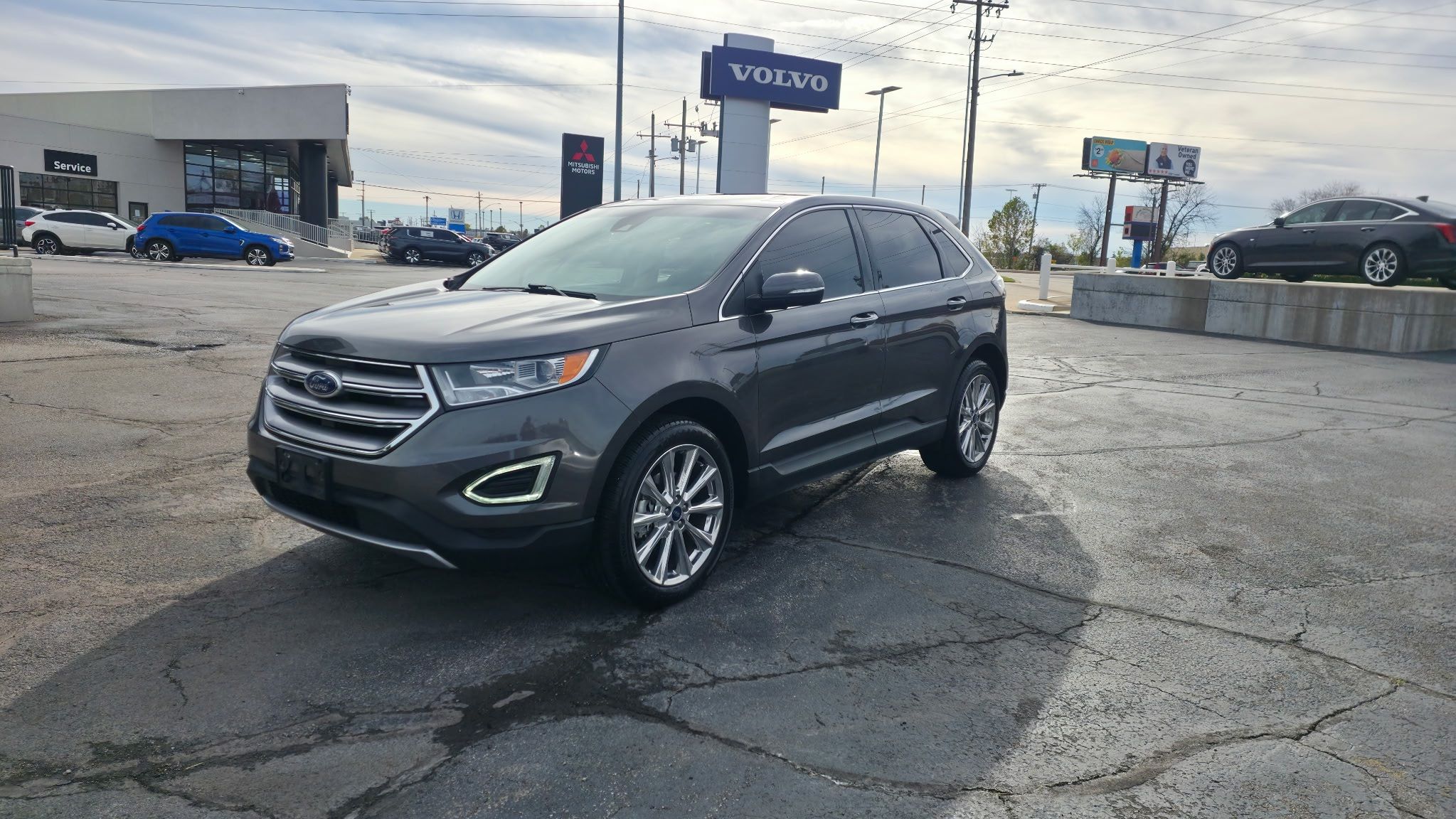 2018 Ford Edge Titanium photo 2