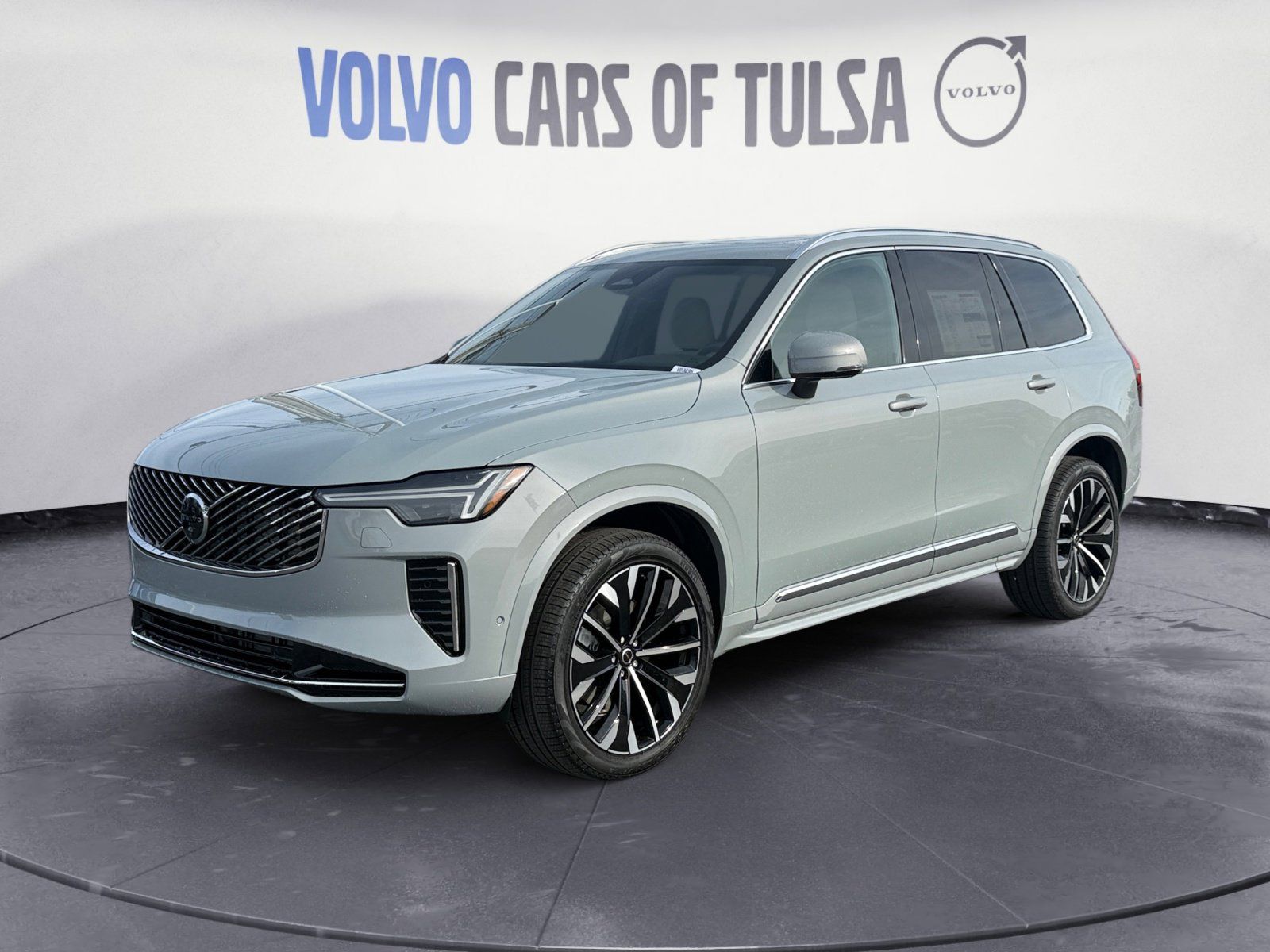 2026 Volvo XC90 Plus's photo