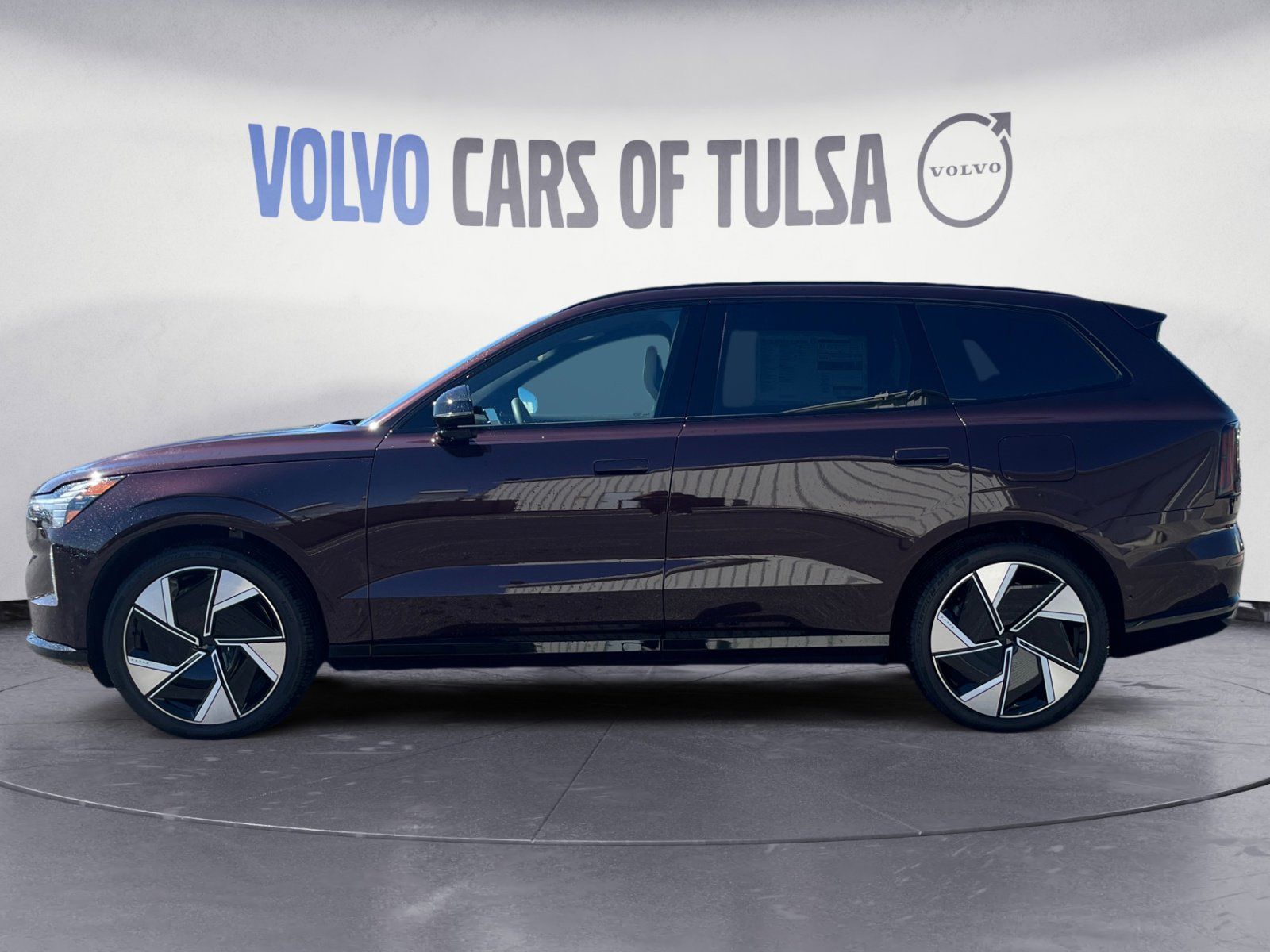 2025 Volvo EX90 Twin Motor Performance Ultra photo 2