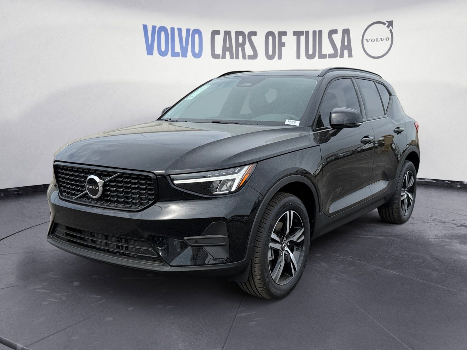 2026 Volvo XC40 B5 Core Dark AWD's photo