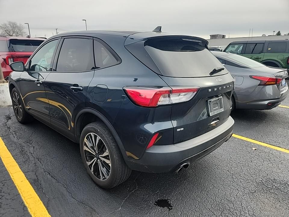 2022 Ford Escape SE photo 3