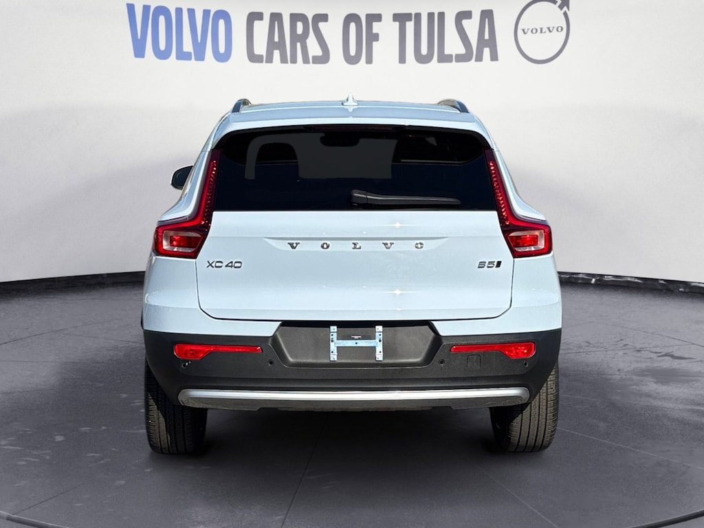 New 2025 Volvo XC40 B5 Ultra Bright Theme SUV