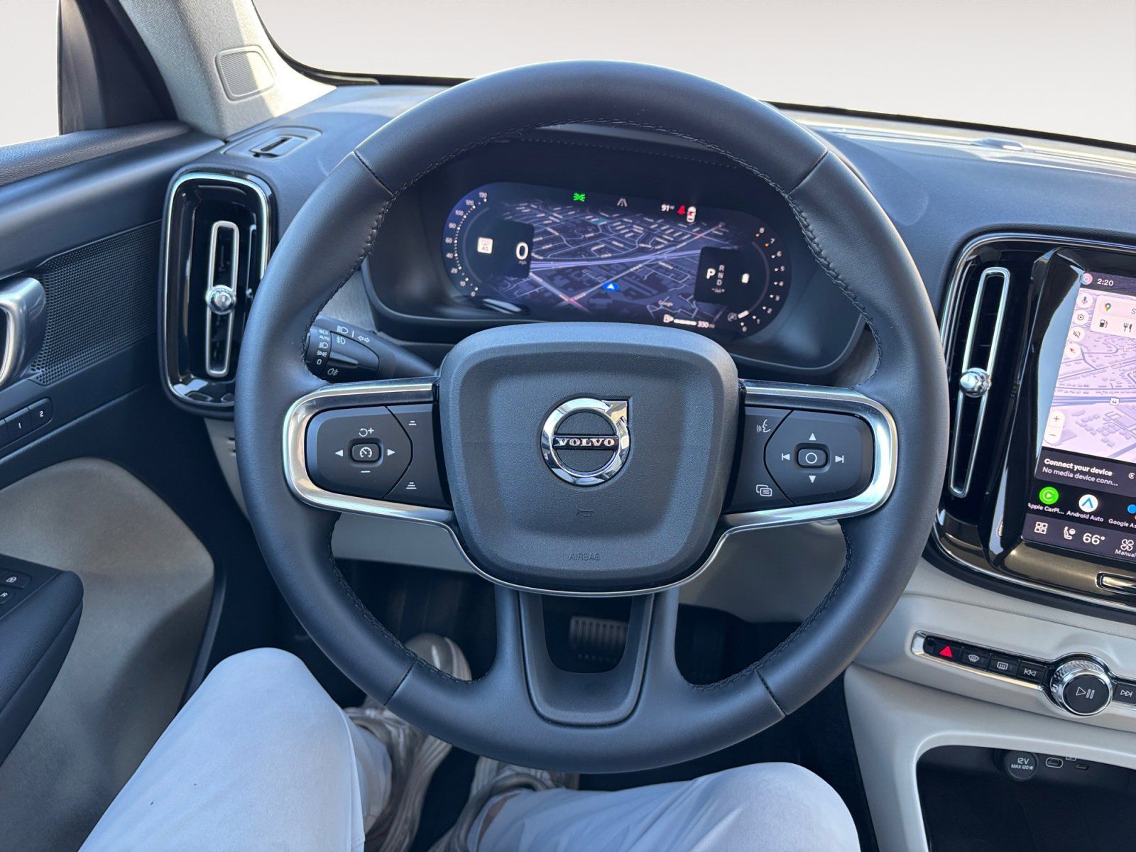2026 Volvo XC40 Plus - Photo 12