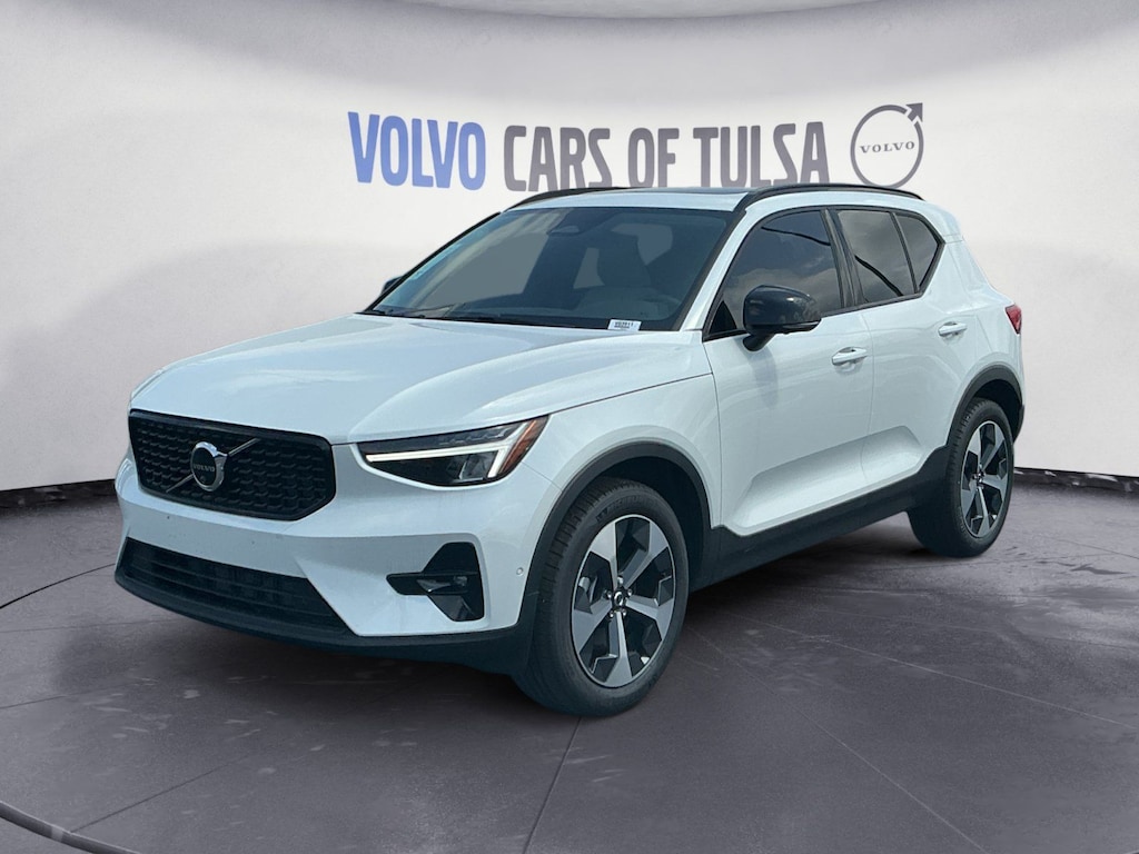 New 2026 Volvo XC40 B4 Plus SUV