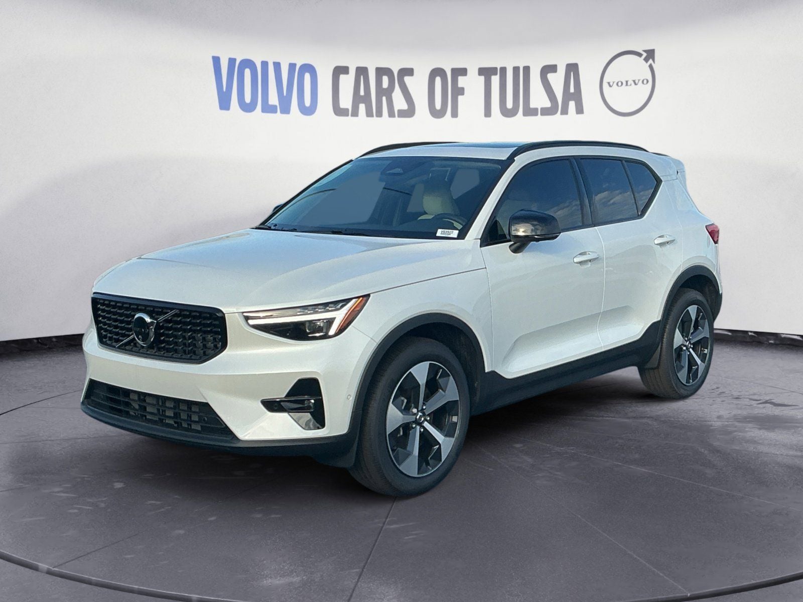 2026 Volvo XC40 SUV 