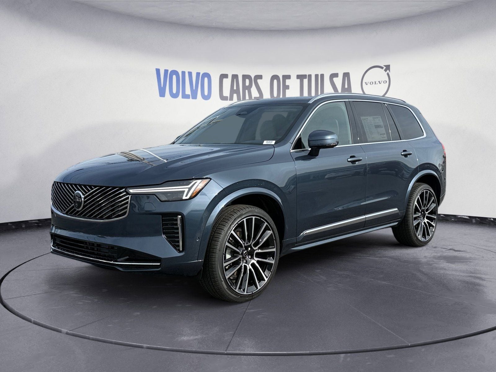 2026 Volvo XC90 Plus's photo