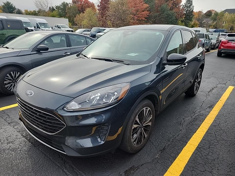 2022 Ford Escape SE photo 2