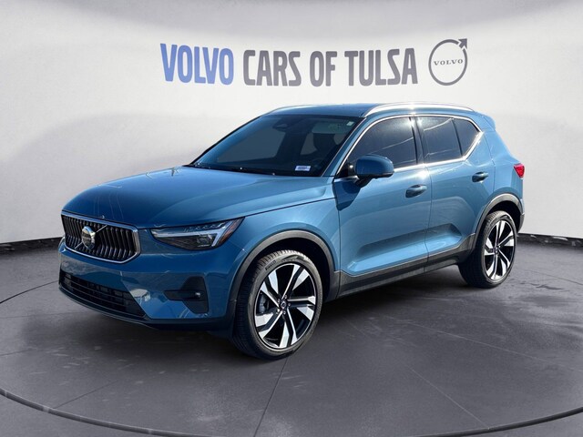 2025 Volvo XC40 B5 Plus Bright Theme SUV