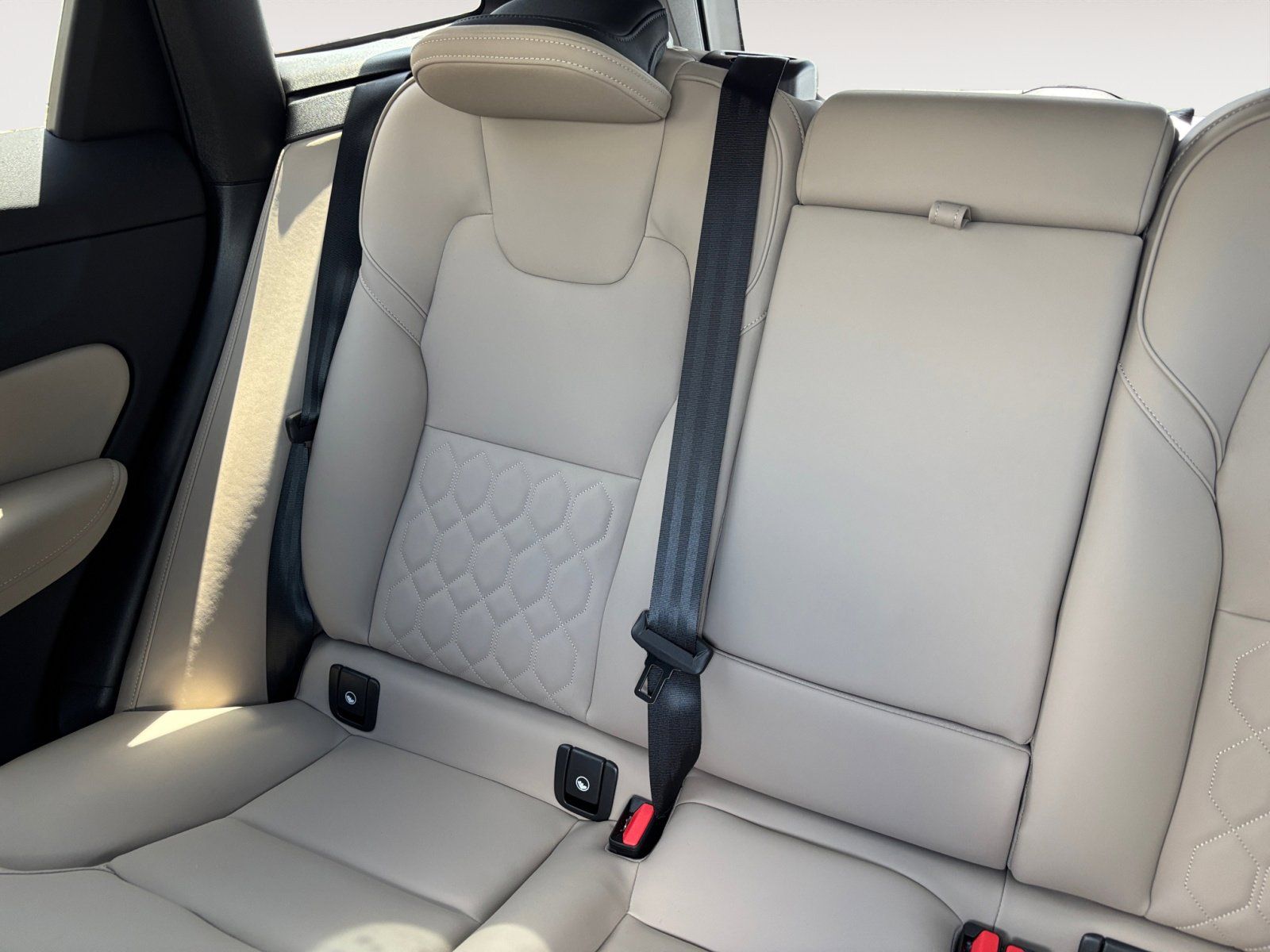 2026 Volvo XC60 Core - Photo 13