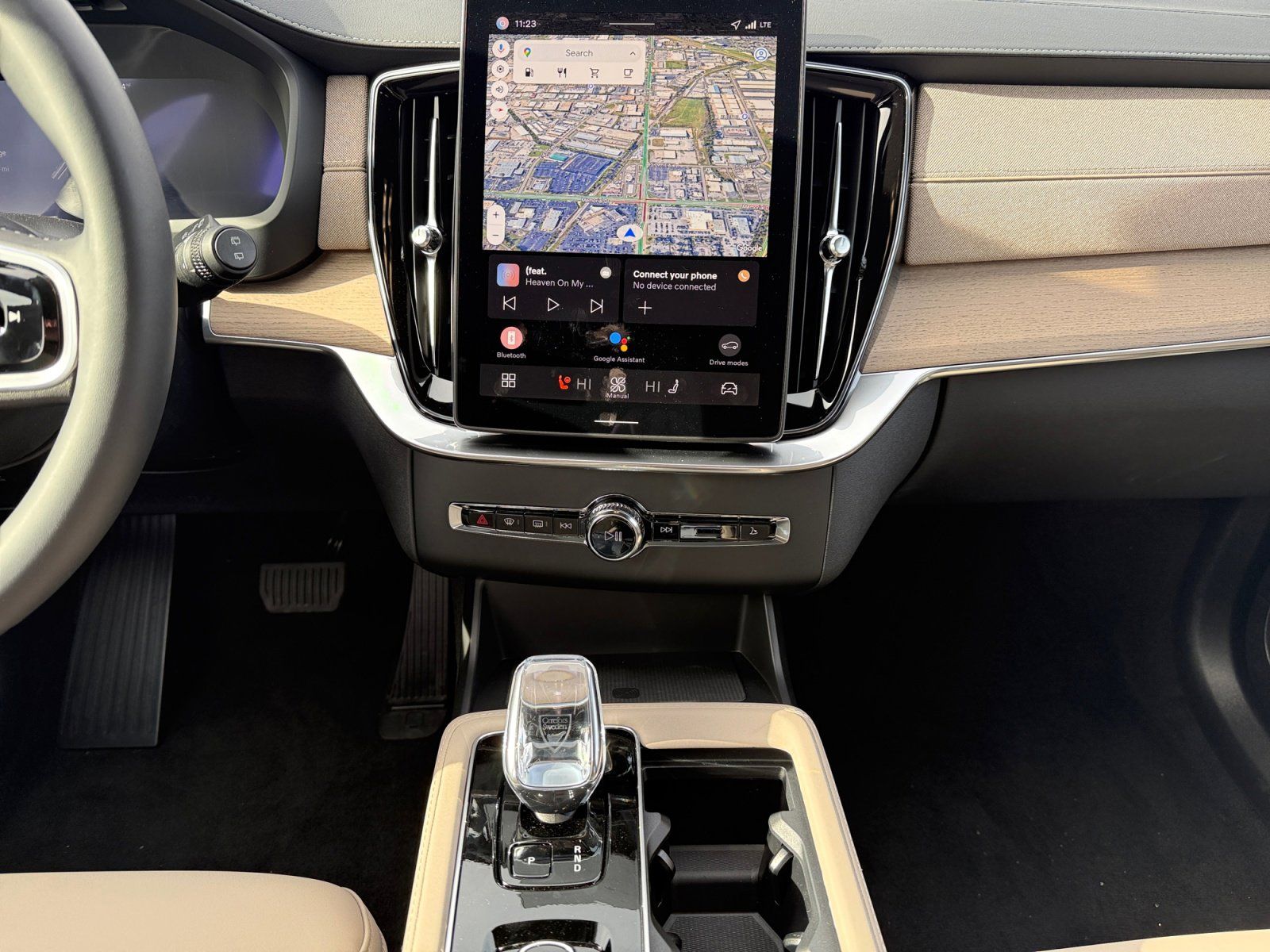 2026 Volvo XC90 Plus - Photo 11