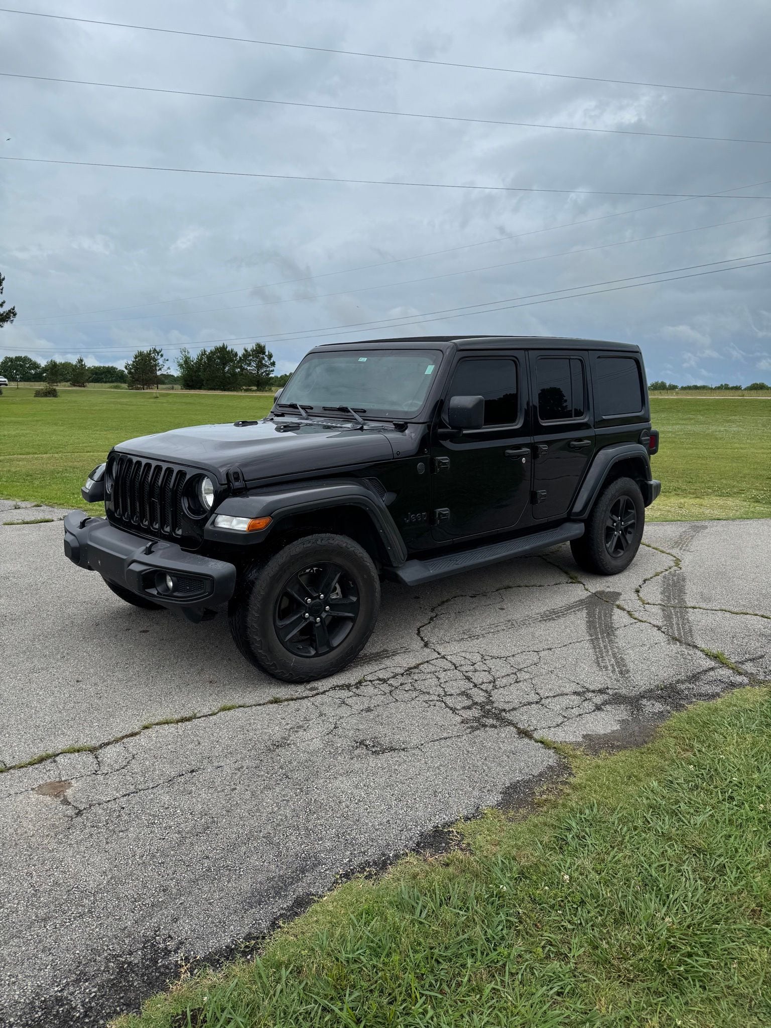 2023 Jeep Wrangler Sahara Altitude's photo