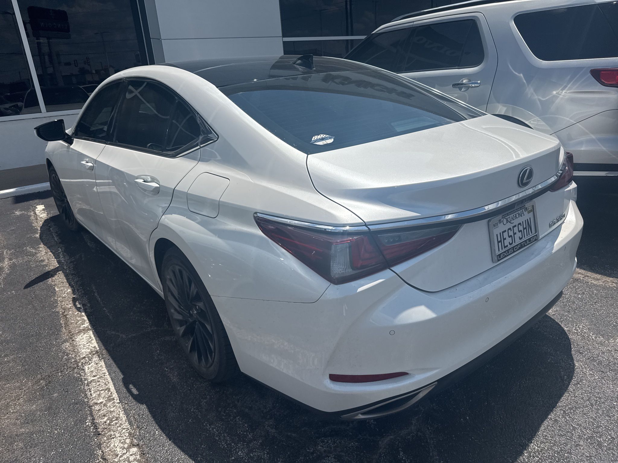 2022 Lexus ES 350 Luxury photo 3
