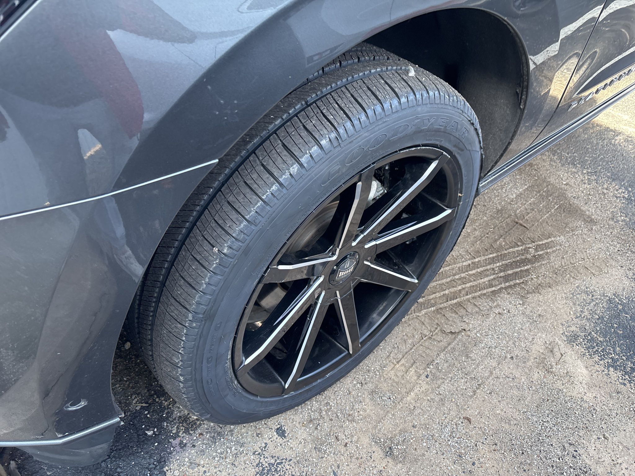 2019 Ford Expedition Platinum photo 2